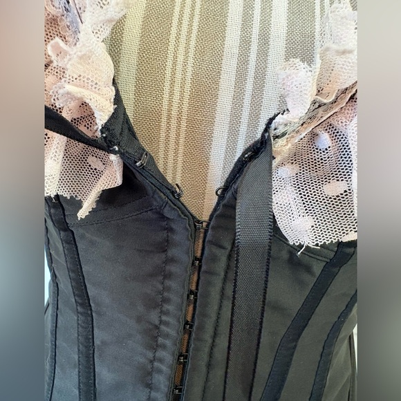 RARE Victoria's Secret Sexy Little Things Black Satin Pink Ruffle Corset Medium - Picture 4 of 6